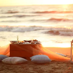 https://marbella-beach-hotel.albaniahotels.org