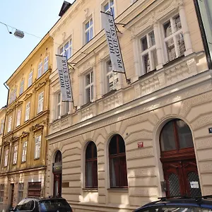 https://hotel-prague-star.praguehotelsweb.com